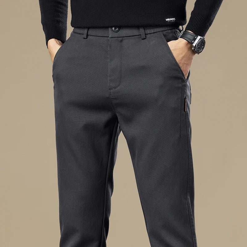 Calça Chino Masculina em Sarja